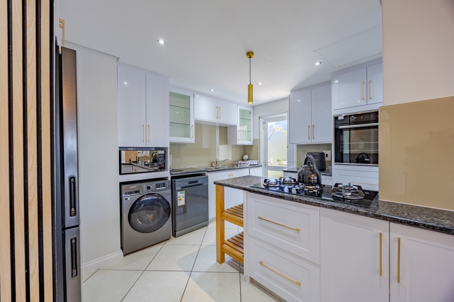 3 Bedroom Property for Sale in Kenilworth Upper Western Cape